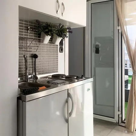 Stunning Panoramic View, 2 Minutes Metro Apartamento *
