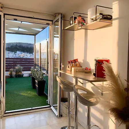 Apartment Stunning Panoramic View, 2 Minutes Metro *